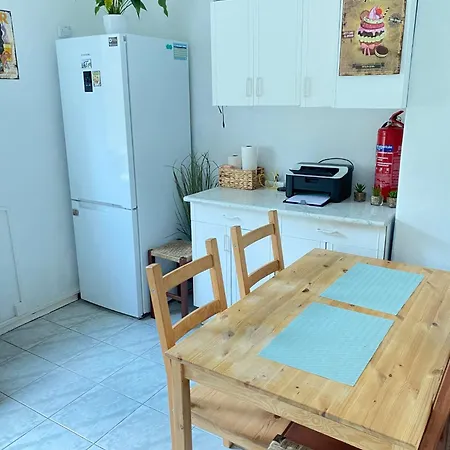 Csendes Zoeldoevezeti Apartment *