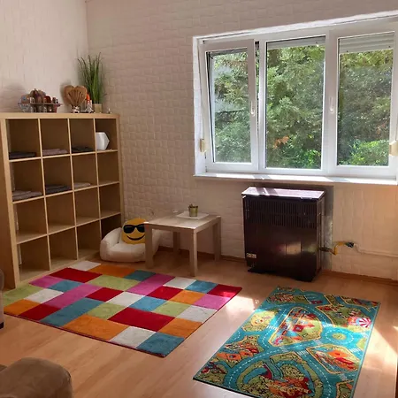 Csendes Zoeldoevezeti Apartment Budapest