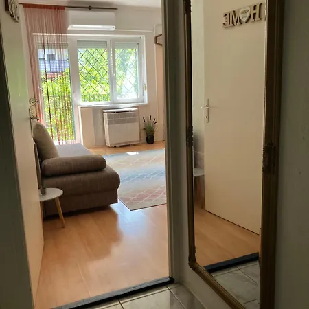 דירה Csendes Zoeldoevezeti בודפשט