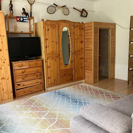 Csendes Zoeldoevezeti * בודפשט