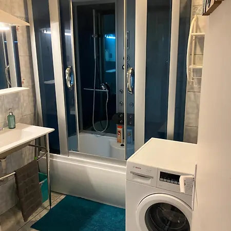 Csendes Zoeldoevezeti דירה