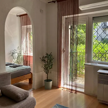 דירה Csendes Zoeldoevezeti בודפשט